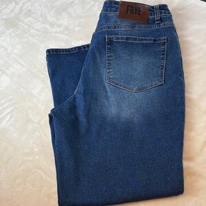 Women's FRYE Classic Indigo Straight Jeans Size 12/31 - Gorgeous